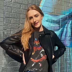 Meet your Posher, Olivia